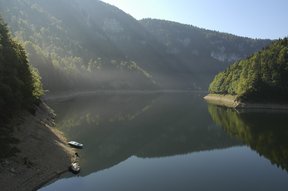 Lac des Brenets im Neuenburger Jura