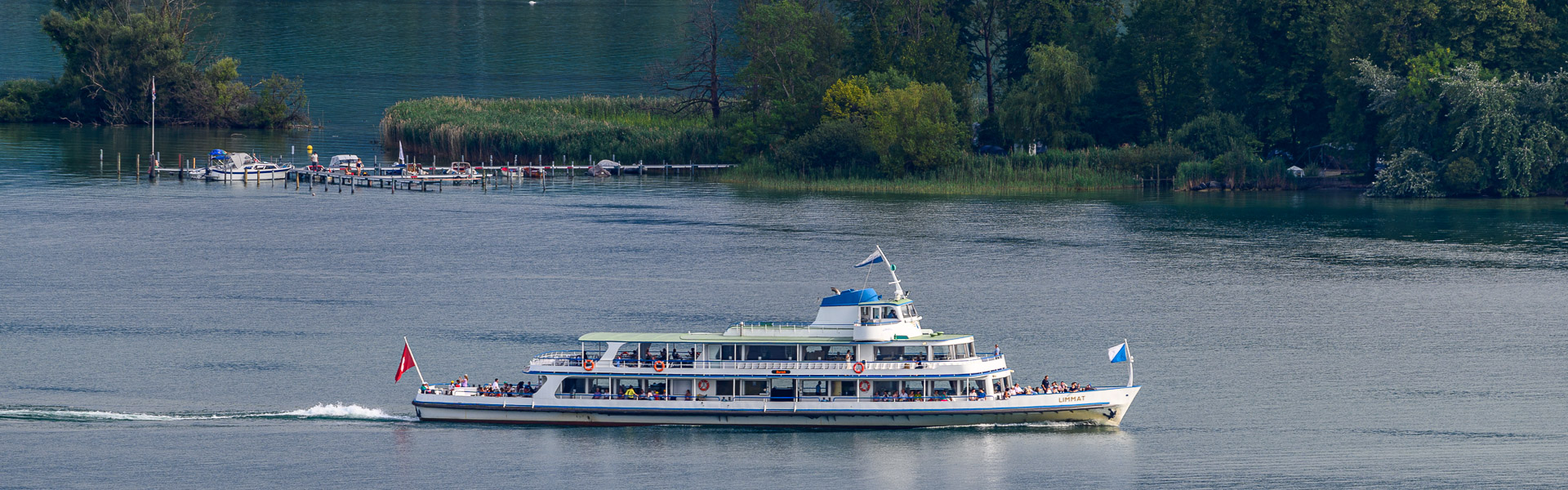 Motorschiff Limmat vor der Insel Lützelau am 26. Juli 2022 um 17.42 Uhr
