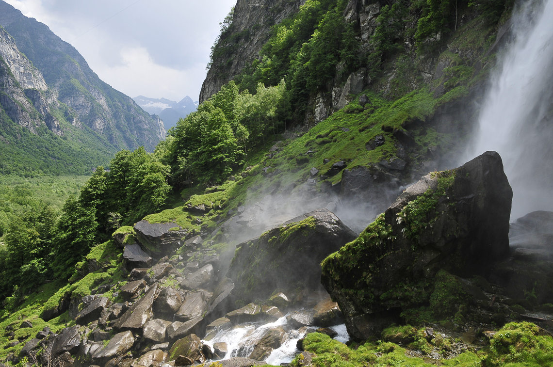 Wasserfall in Foroglio im Val Bavona TI